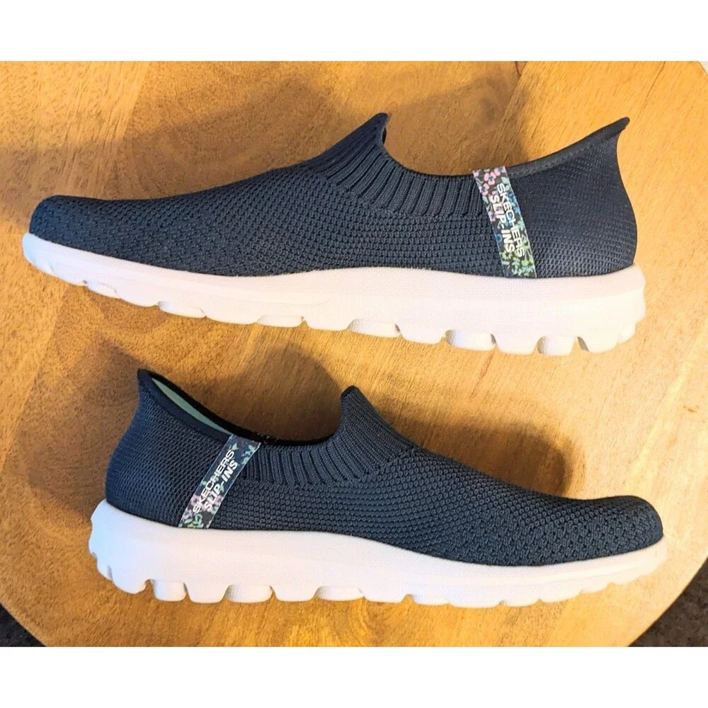 Skechers go walk